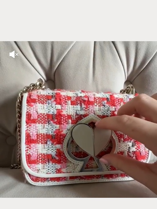 kate spade Handbags - GORGEOUS KATE SPADE BAG! Excellent New condition! The heart turns to open! ♠️♠️